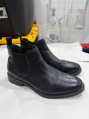 Johnston & Murphy Men's Black Leather Chukka Boots